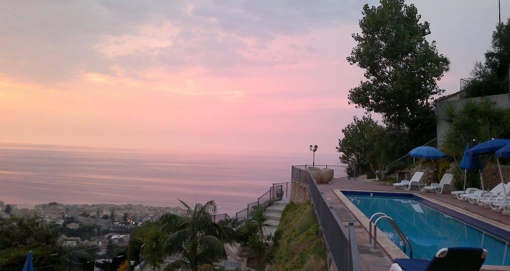 Villa Del Conte Drapia Exterior photo